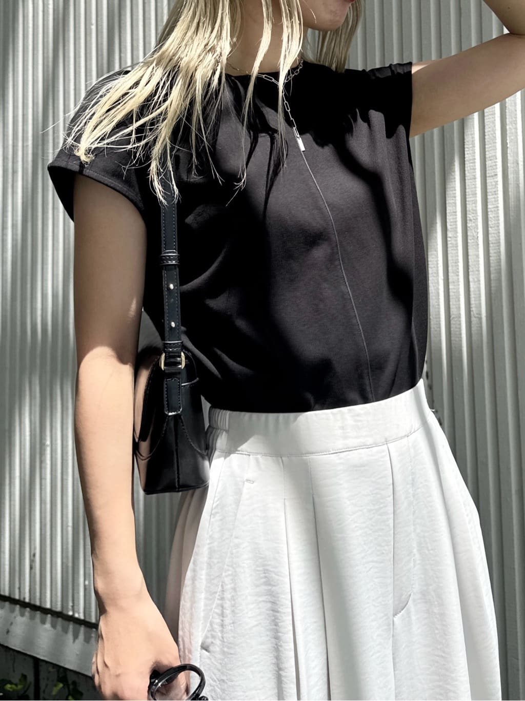 omaさんの「THE SHOP TK｜合皮パイピングフレンチTシャツ【洗える】」を使ったコーディネート