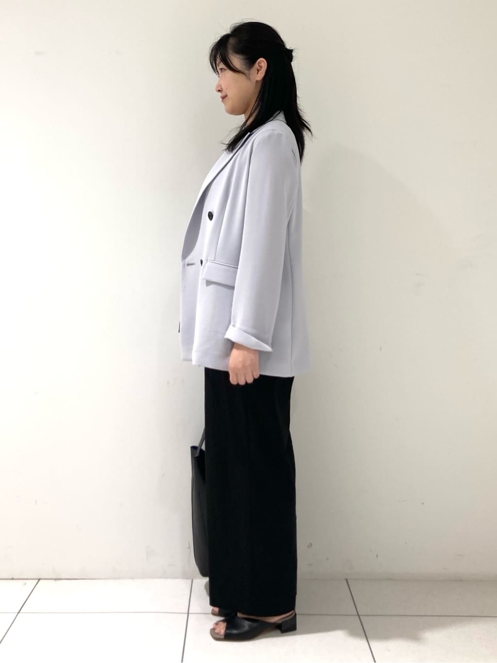 momokoさんの「INDIVI｜【着る日傘／遮熱／UVケア】ダブルジャケット」を使ったコーディネート
