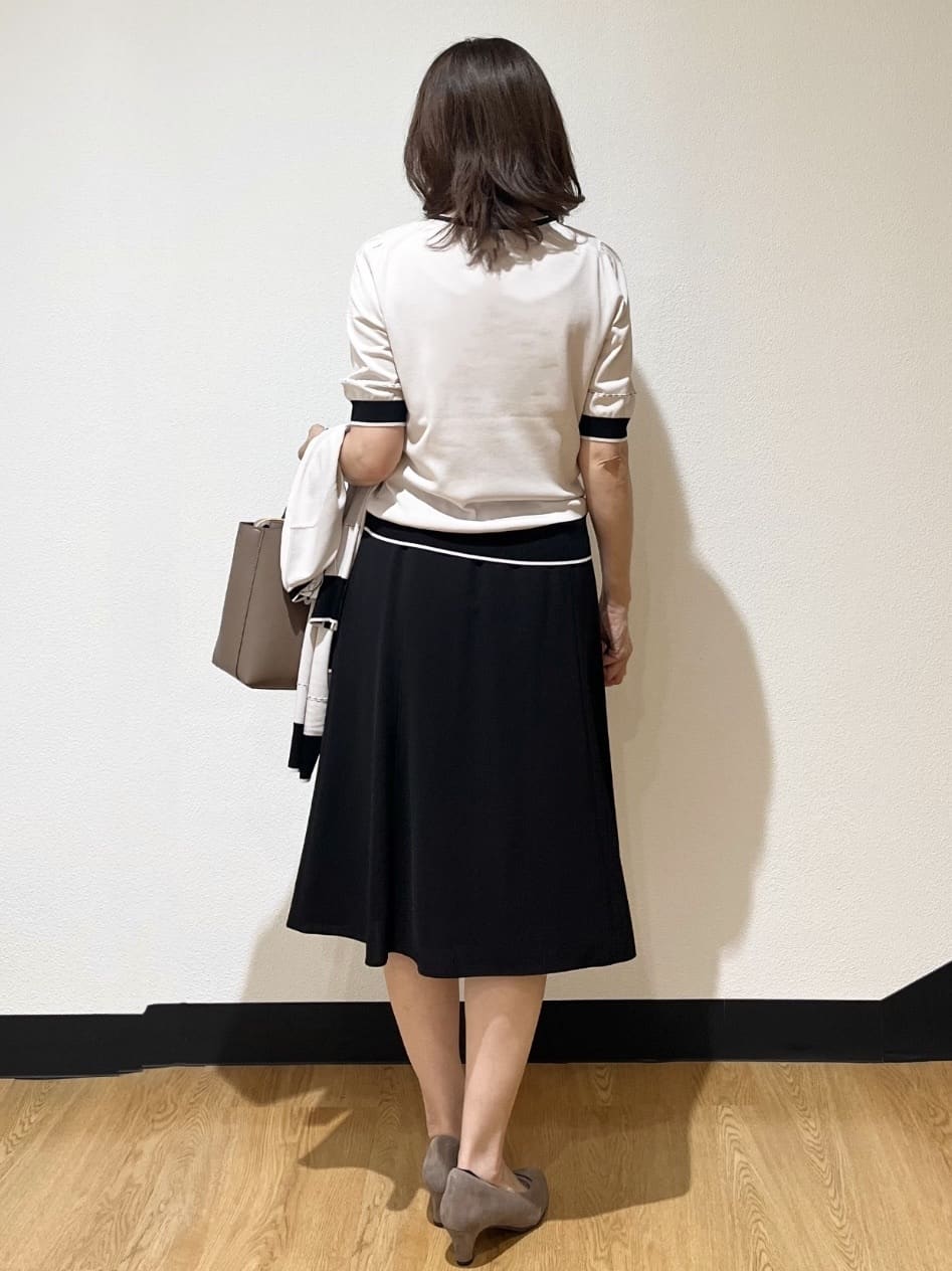 ayaさんの「Reflect｜【WEB先行カラーあり／手洗い可／アンサンブル可】バイカラーカーディガン」を使ったコーディネート