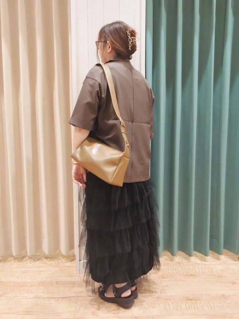 タガさんの「SHOO･LA･RUE｜【セットアップ可/洗濯後しわになりにくい】5分袖テーラードジャケット」を使ったコーディネート