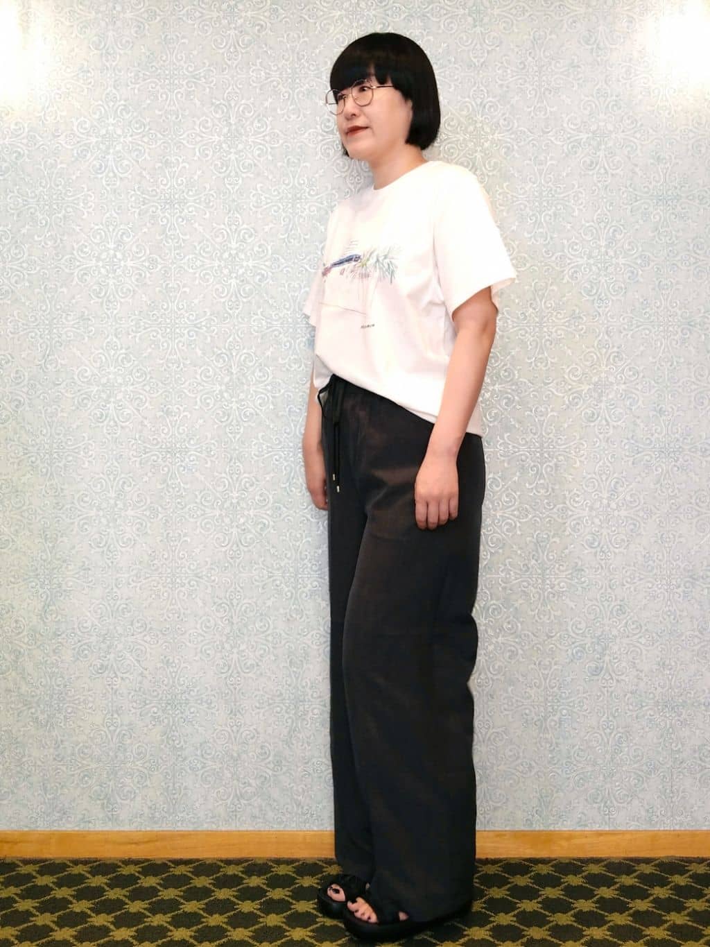 みいさんの「index｜ウエストサテン使いイージーワイドパンツ【洗濯機洗い可】」を使ったコーディネート
