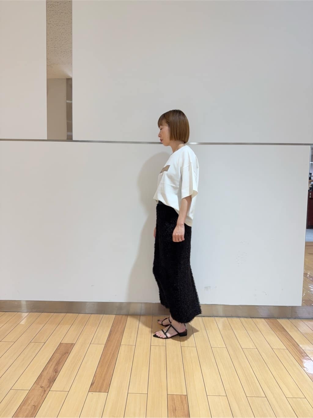 あやさんの「UNTITLED｜【コットン100/ゆったり/ショート丈/洗える】ベロアロゴTシャツ」を使ったコーディネート