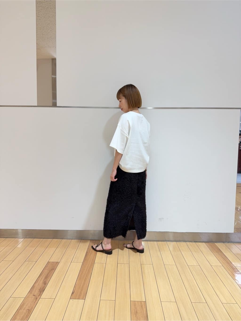 あやさんの「UNTITLED｜【コットン100/ゆったり/ショート丈/洗える】ベロアロゴTシャツ」を使ったコーディネート