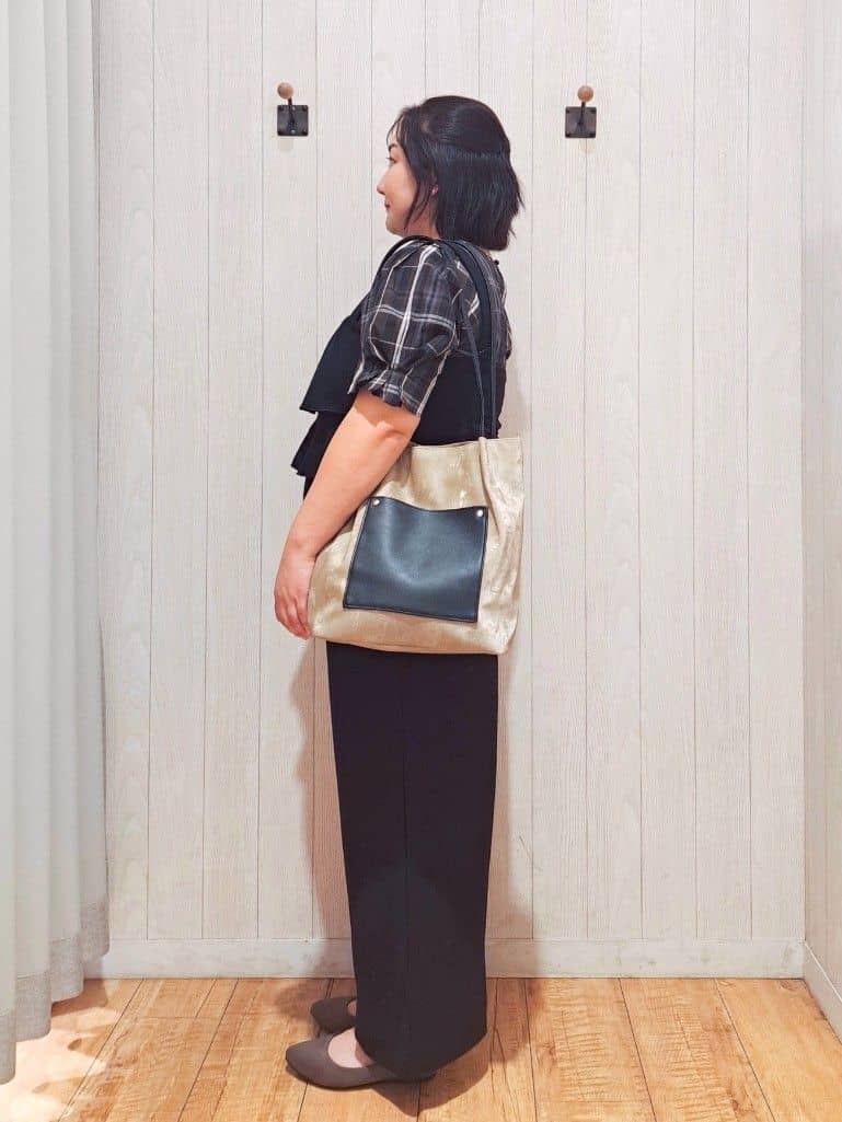 kotomiさんの「SHOO･LA･RUE｜【S-LL/5分袖】お袖タックできれいに魅せる 大人のチェックブラウス」を使ったコーディネート