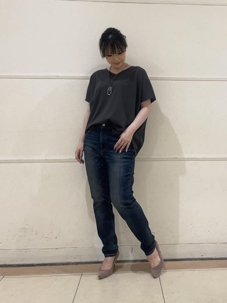 watanabeさんの「UNTITLED｜【接触冷感/洗える】Vネックコットンプルオーバー」を使ったコーディネート