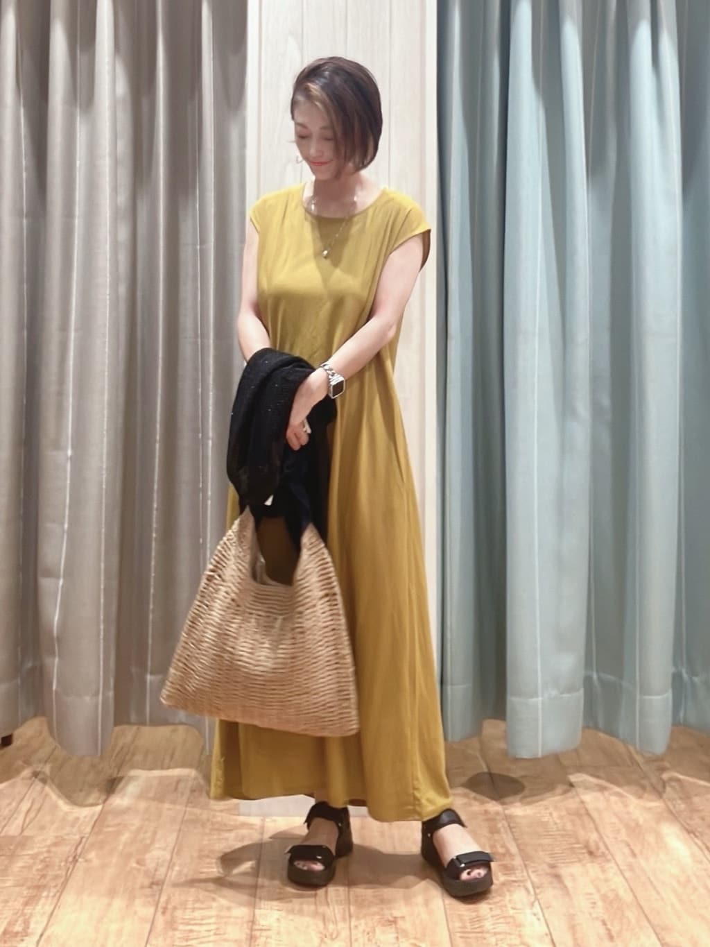 aaamiさんの「SHOO･LA･RUE｜【S-LL/ひんやり】切替ラインですっきりと 1枚で着られるロングワンピース」を使ったコーディネート