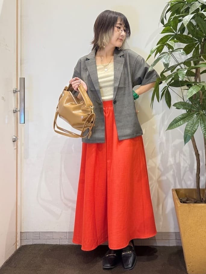 misakiさんの「SHOO･LA･RUE｜【高レビュー/着丈選べる】華やかさをプラスする アソートロングスカート」を使ったコーディネート