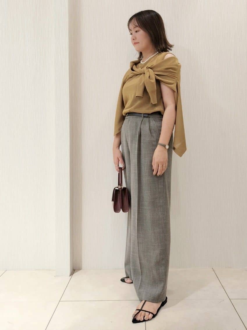 naokoさんの「UNTITLED｜【アンサンブル可/洗える】シアーノースリーブ プルオーバー」を使ったコーディネート