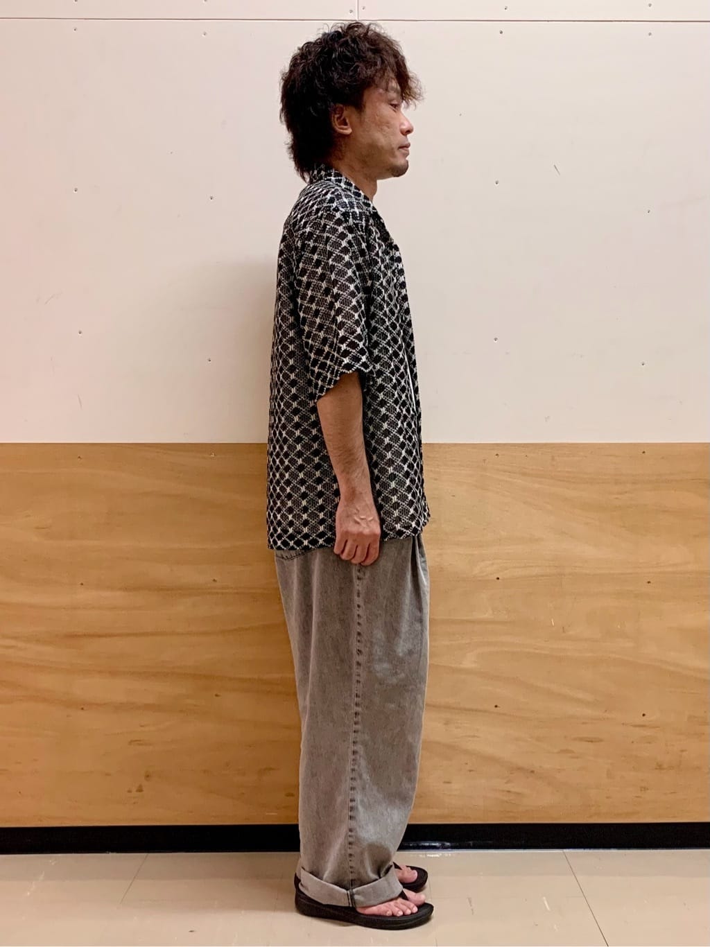 MATUさんの「THE SHOP TK｜クラフトレース半袖シャツ 【洗濯機OK】」を使ったコーディネート