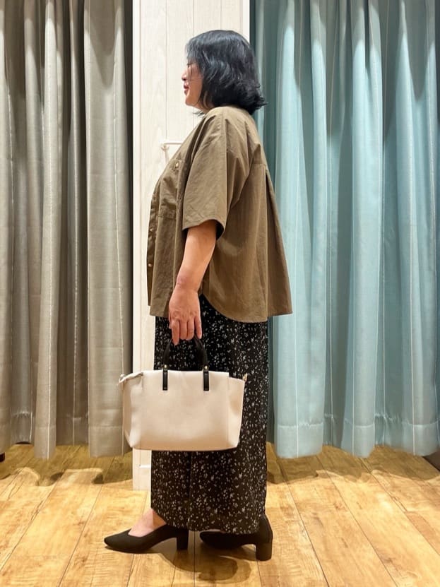 あやさんの「SHOO･LA･RUE｜【S-LL/ひんやり/UV】選べる6柄でそれぞれ欲しくなる プリントTシャツ」を使ったコーディネート