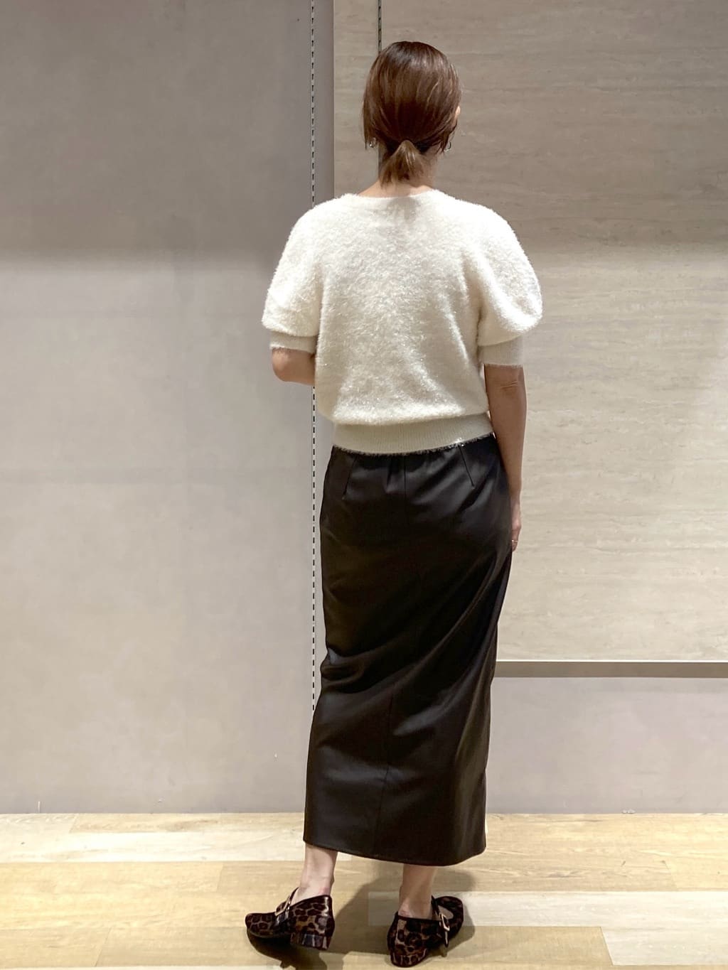 たけねぇさんの「OPAQUE.CLIP｜キラキラボリュームスリーブニット【洗濯機洗い可】」を使ったコーディネート