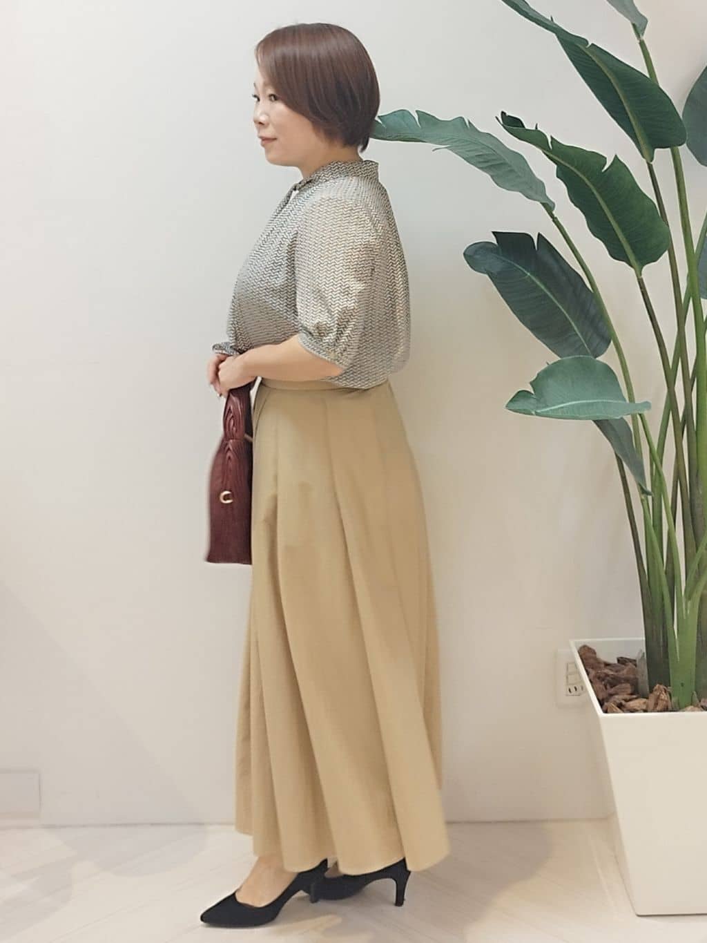 s u g iさんの「UNTITLED｜【通勤/オフィス】ジオメ柄ボウタイブラウス」を使ったコーディネート