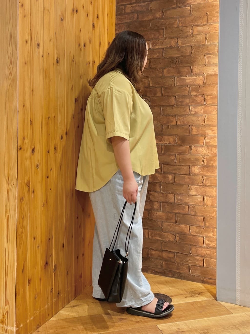 Risaさんの「SHOO･LA･RUE｜【S-LL/洗濯後しわになりにくい】バックギャザーがアクセント スッキパーブラウス」を使ったコーディネート