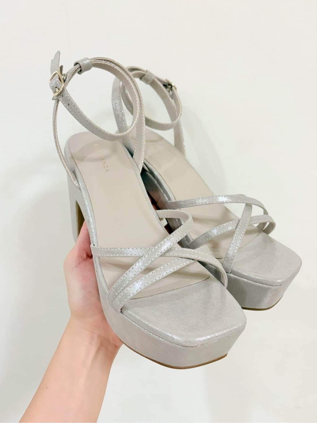 sakiさんの「ESPERANZA｜厚底アンクルベルトサンダル」を使ったコーディネート