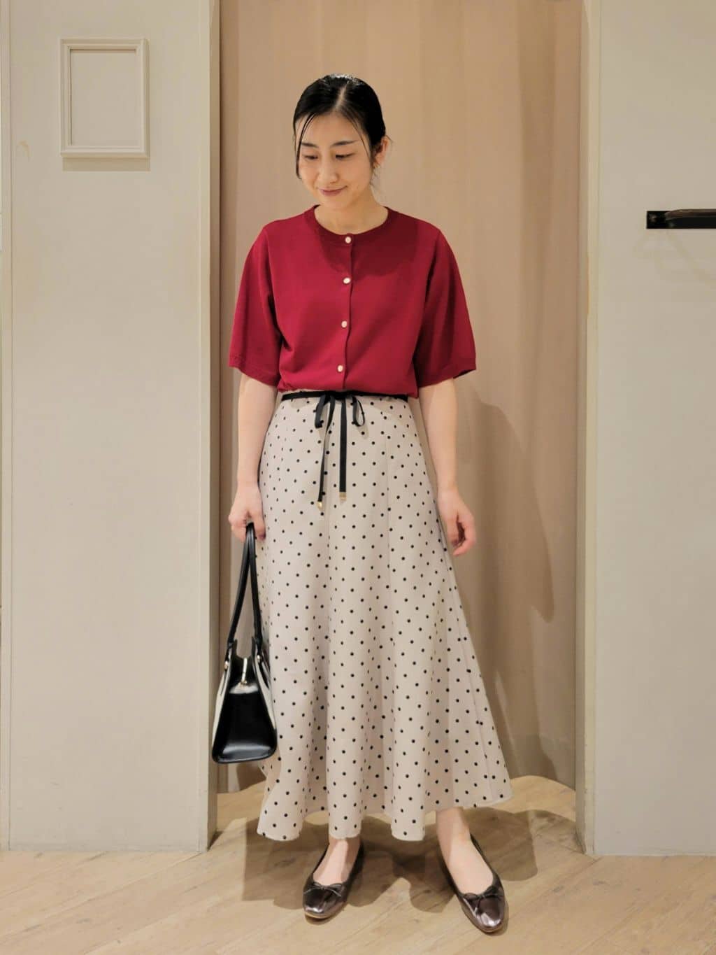 いそさんの「grove｜ドットで華やぐ　軽やかマーメイドスカート」を使ったコーディネート