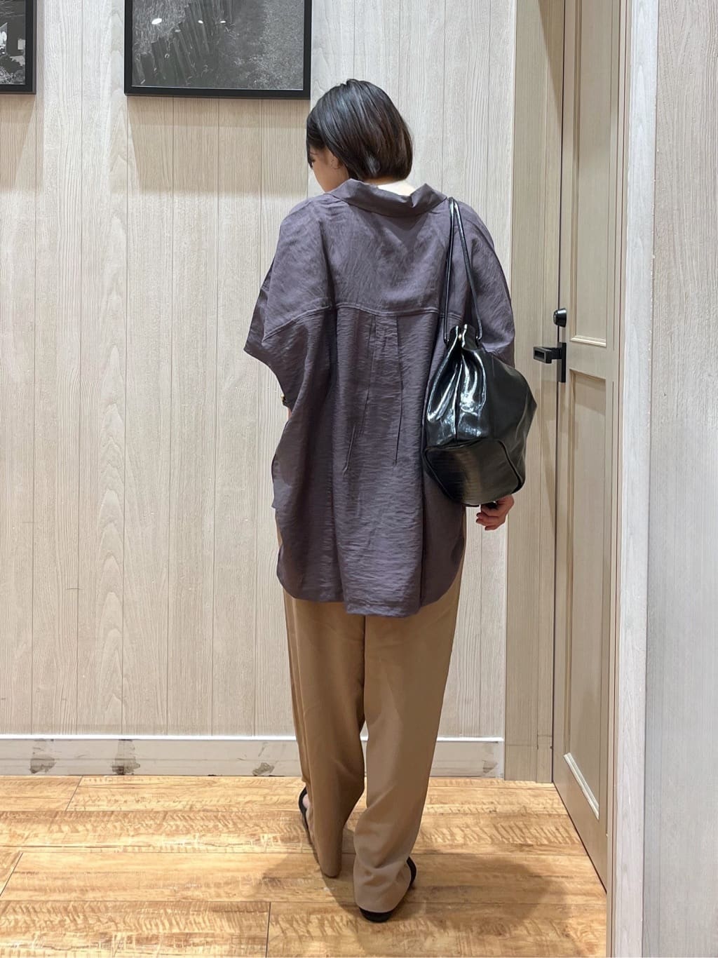 shirayuuuさんの「SHOO･LA･RUE｜【洗える/S-LL/5分袖】1枚でも羽織としても。さらさらドレープシャツ」を使ったコーディネート