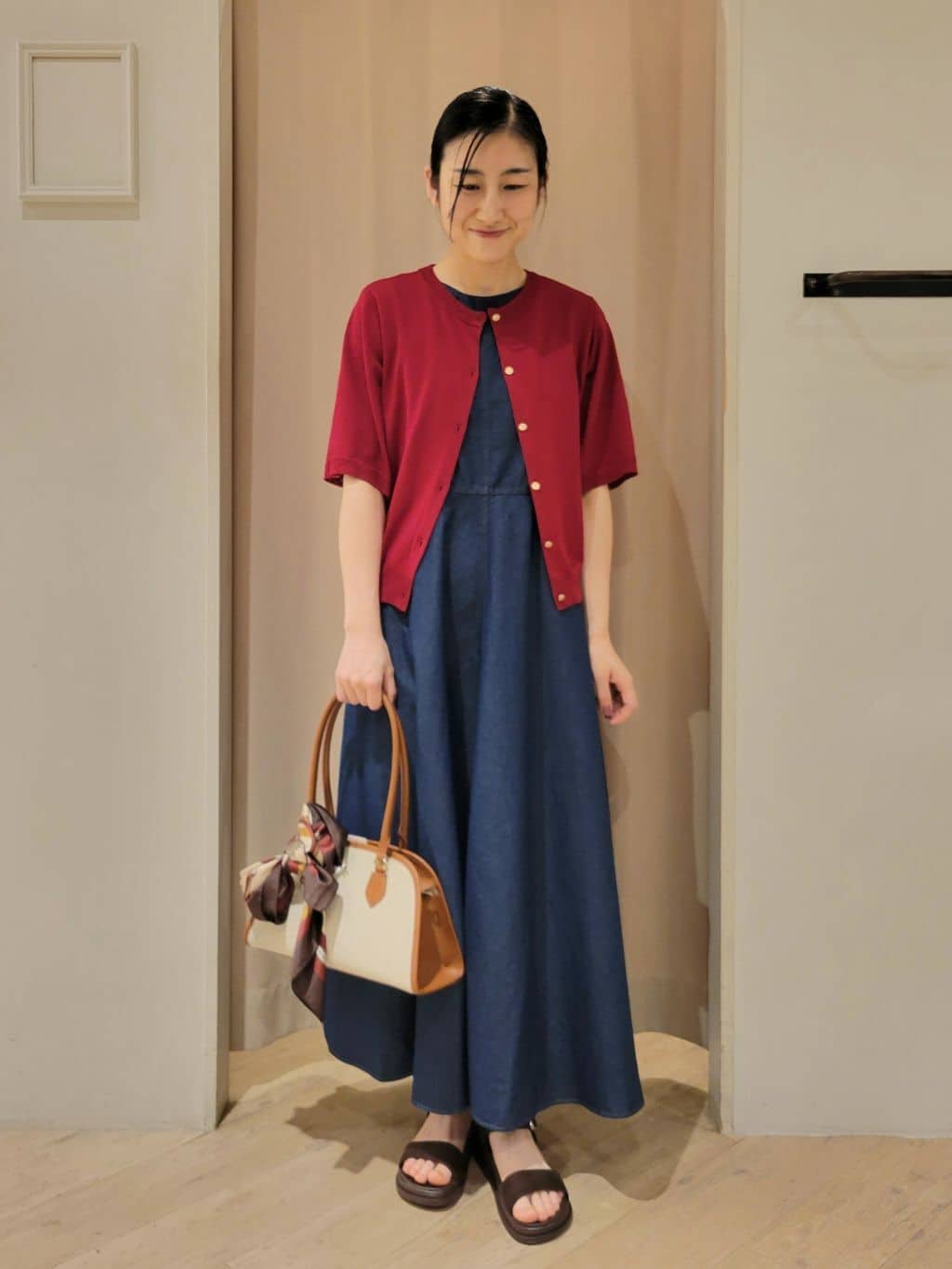 いそさんの「grove｜ドットで華やぐ　軽やかマーメイドスカート」を使ったコーディネート