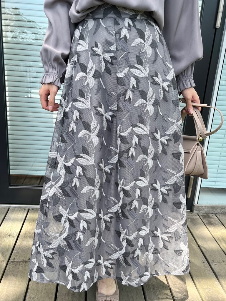 はばさんの「Couture brooch｜【きれいめ・通勤】RTピケ前後2WAYシャーリングブラウス」を使ったコーディネート