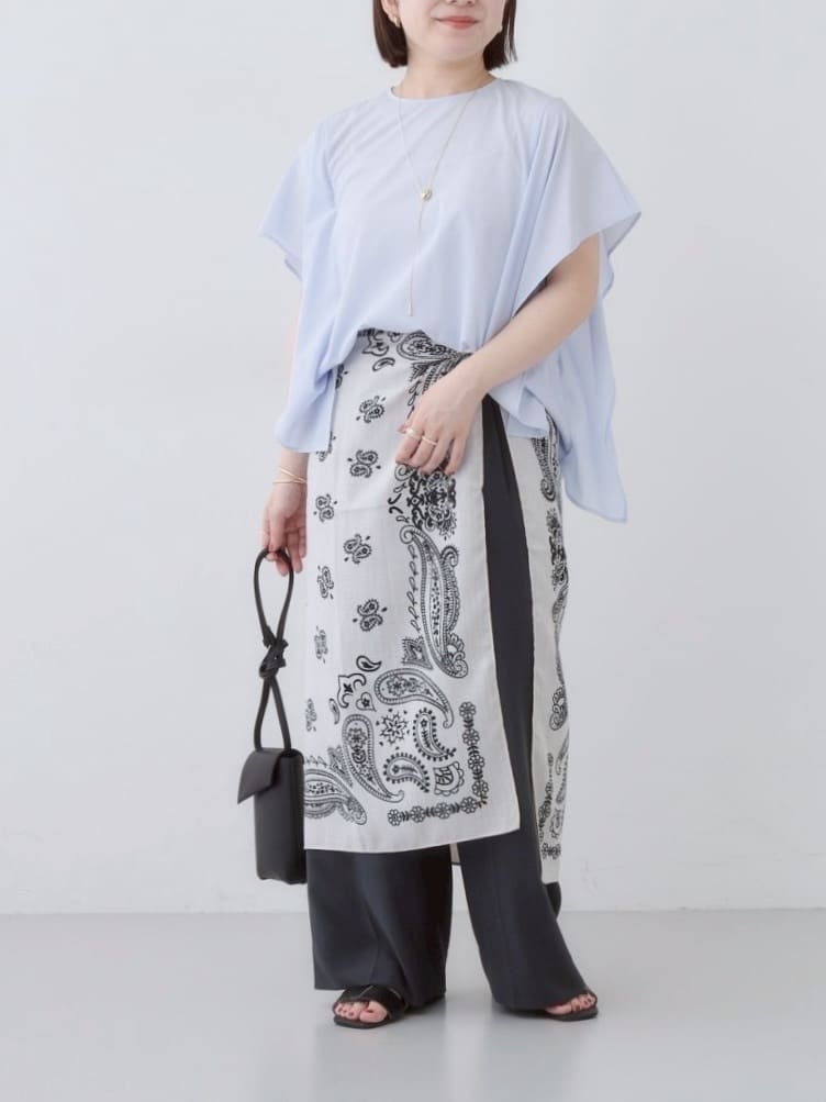 sakuさんの「INDIVI｜【体型カバー】スクエアブラウス」を使ったコーディネート