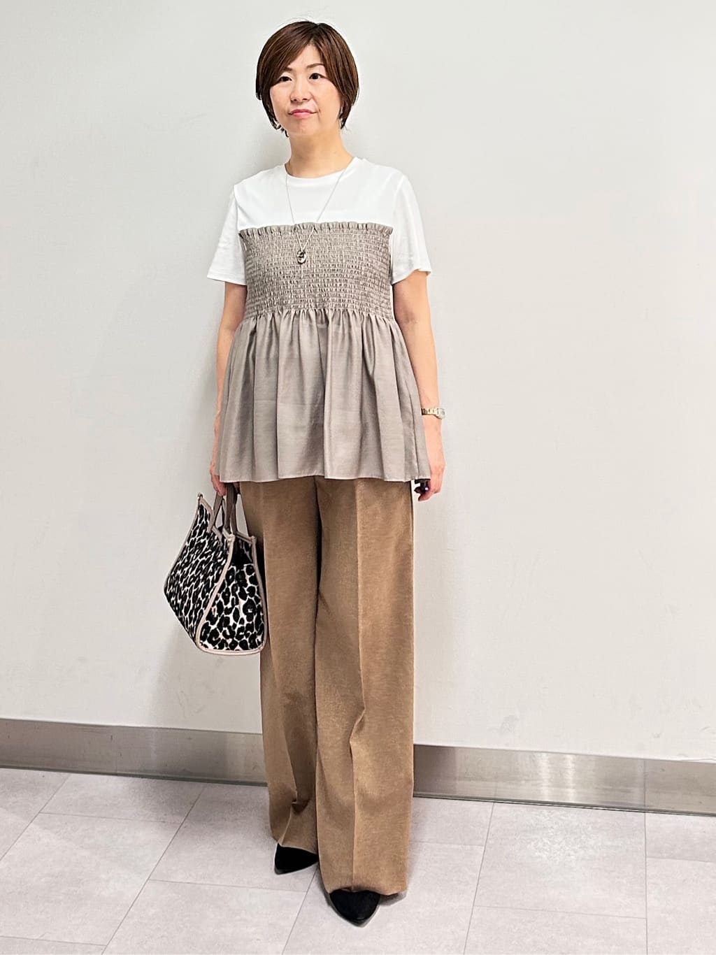 みなこさんの「UNTITLED｜【コットン100/洗える/Tシャツ】シャーリングドッキングペプラム」を使ったコーディネート