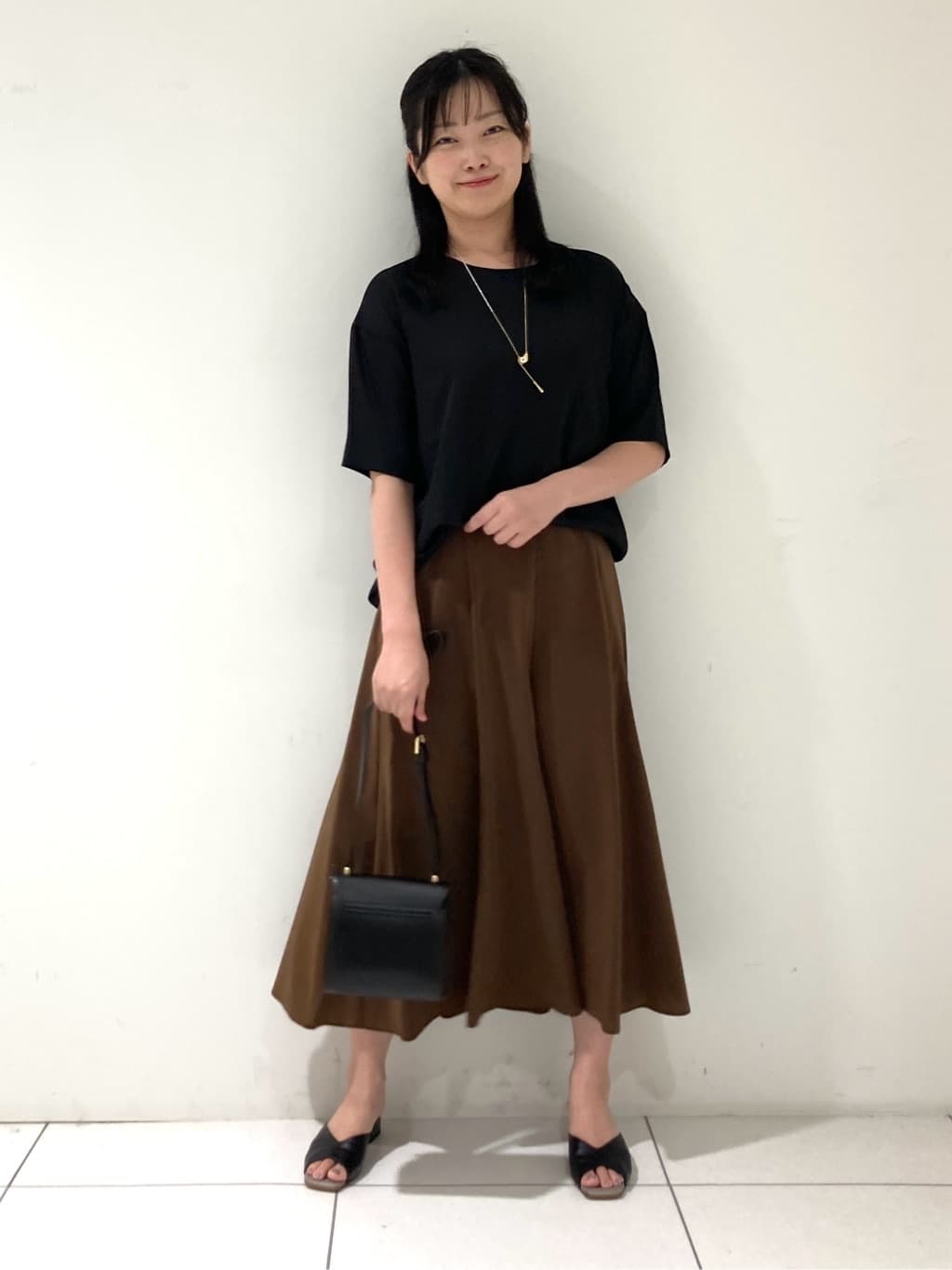 momokoさんの「INDIVI｜【洗える】裾シアー半袖トップス」を使ったコーディネート
