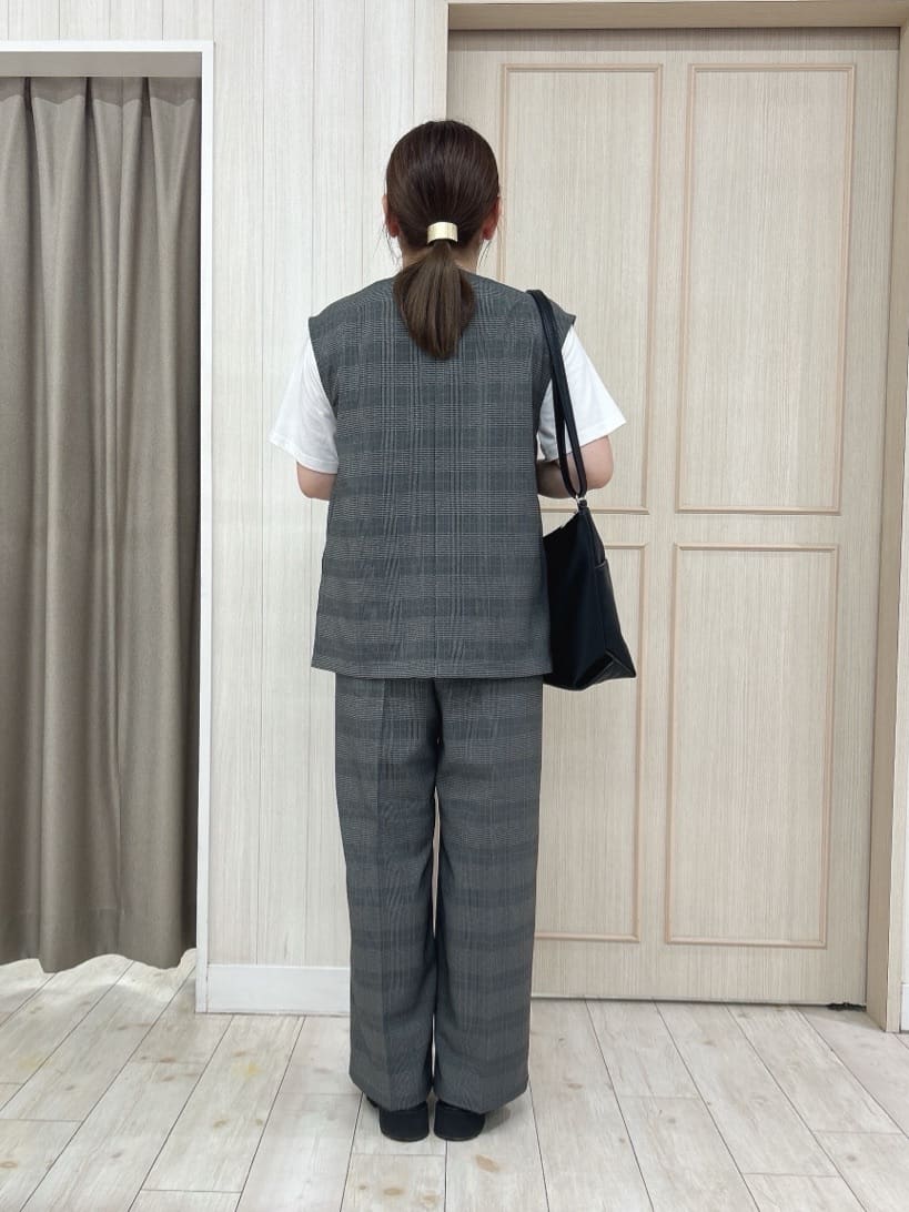 akiさんの「SHOO･LA･RUE｜【S-LL/セットアップ可/洗濯後しわになりにくい】ダブルベスト」を使ったコーディネート