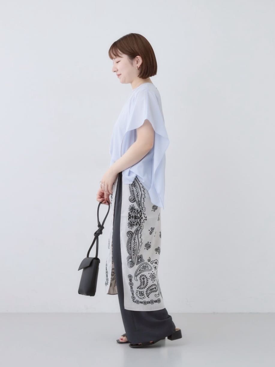 sakuさんの「INDIVI｜【体型カバー】スクエアブラウス」を使ったコーディネート