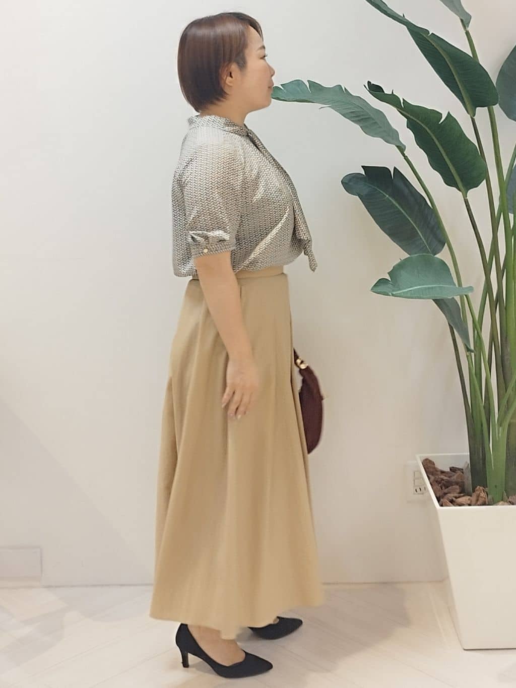 s u g iさんの「UNTITLED｜【通勤/オフィス】ジオメ柄ボウタイブラウス」を使ったコーディネート