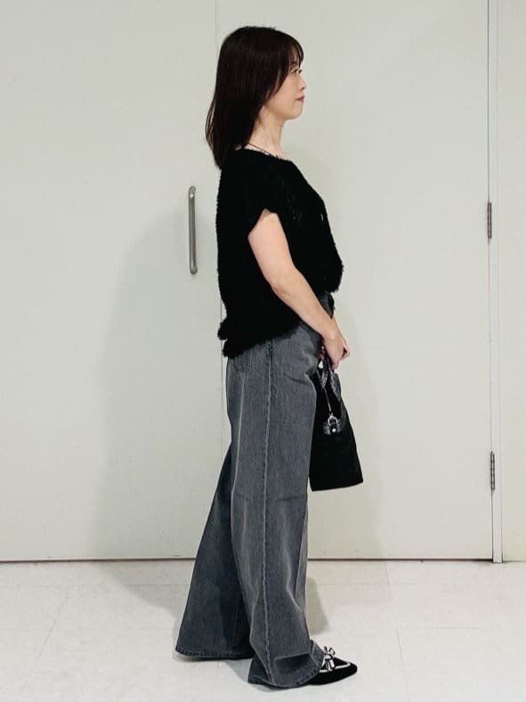 makiさんの「UNTITLED｜【グレー/ブルー/ジーンズ】ソフトワイドデニムパンツ」を使ったコーディネート