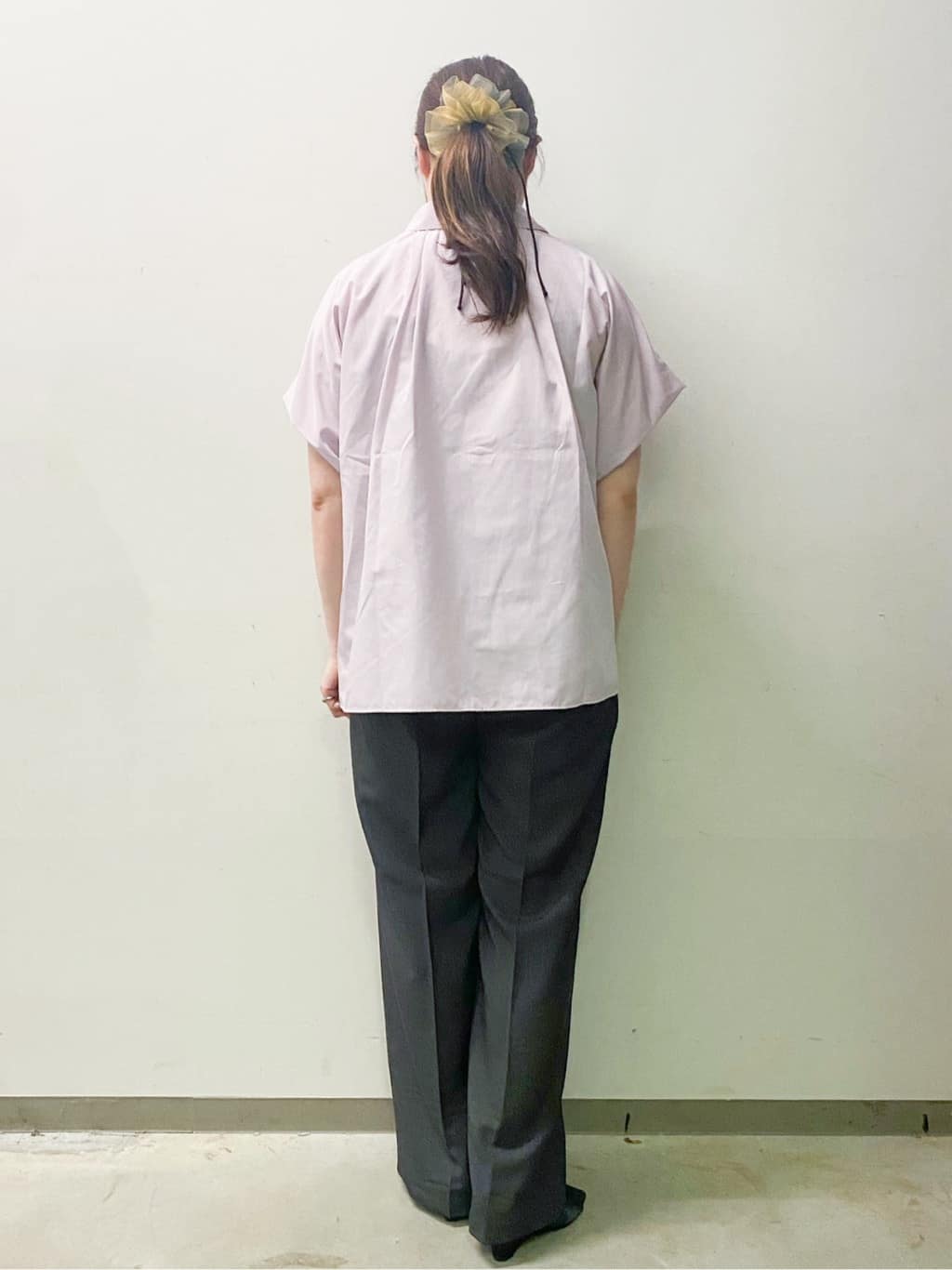 hamaさんの「OPAQUE.CLIP｜《andGIRL掲載》リラクシーシャツ【洗濯機洗い可】」を使ったコーディネート