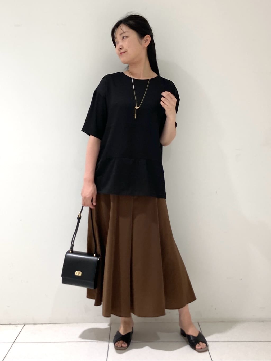 momokoさんの「INDIVI｜【洗える】裾シアー半袖トップス」を使ったコーディネート