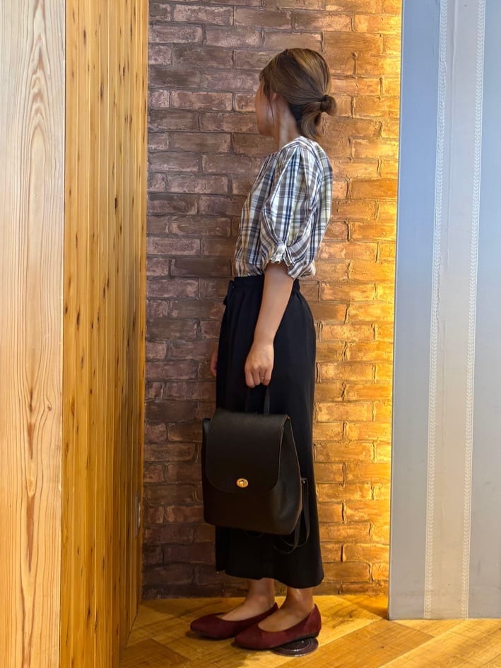 mieさんの「SHOO･LA･RUE｜【S-LL/5分袖】お袖タックできれいに魅せる 大人のチェックブラウス」を使ったコーディネート