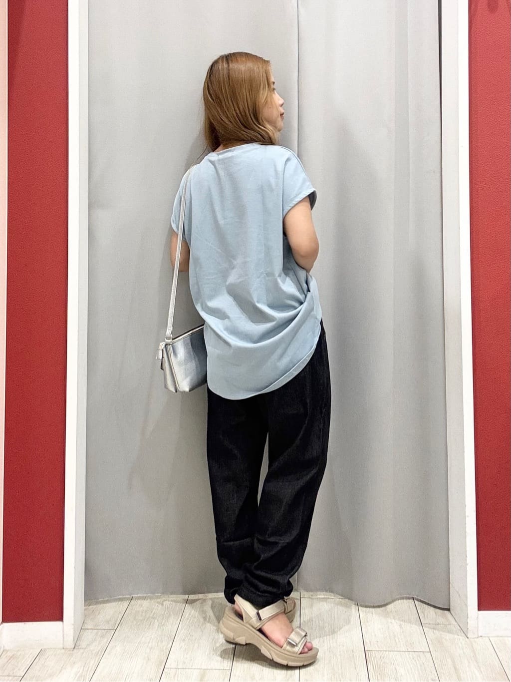 shioさんの「SHOO･LA･RUE｜【S-LL/汗ジミ軽減/ひんやり/UV】インせず着られる フレンチスリーブTシャツ」を使ったコーディネート