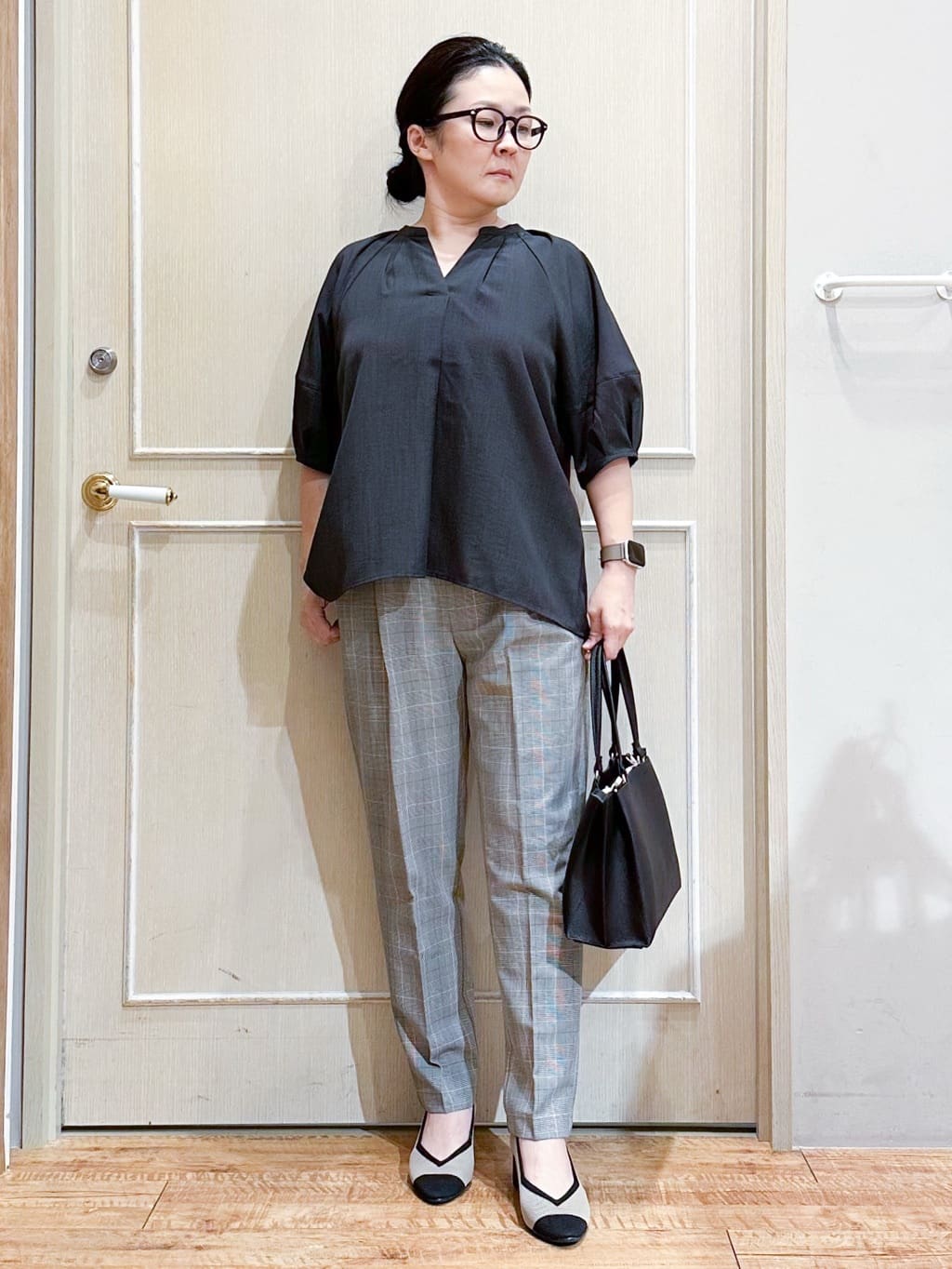 umeさんの「SHOO･LA･RUE｜【高レビュー/SS-LL/美脚シルエット】すっきりきれい見え テーパードパンツ」を使ったコーディネート