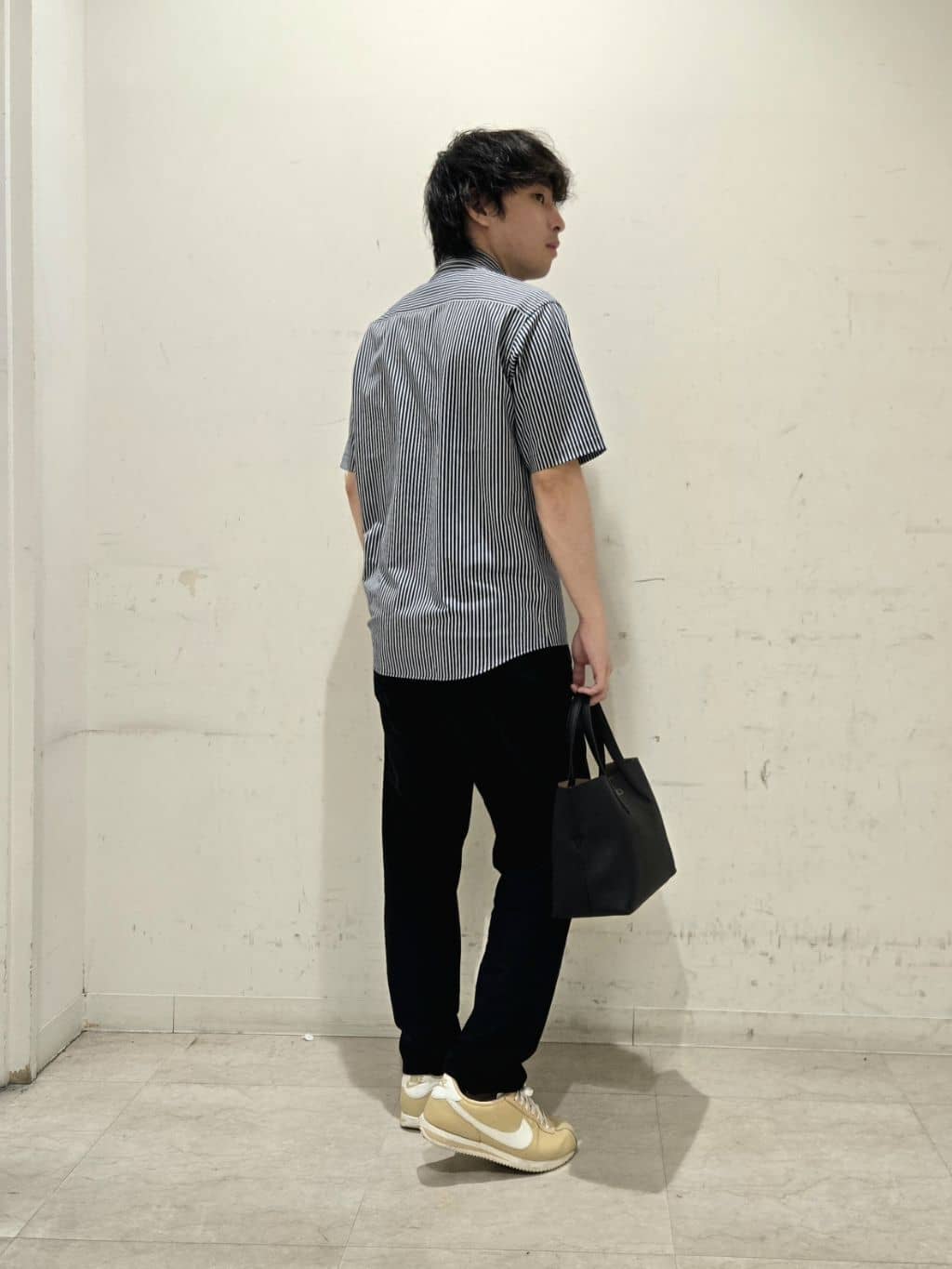 白木駆さんの「TAKEO KIKUCHI｜【COOL CITY WEAR】ストライプジャージ ボタンダウンシャツ /接触冷感」を使ったコーディネート