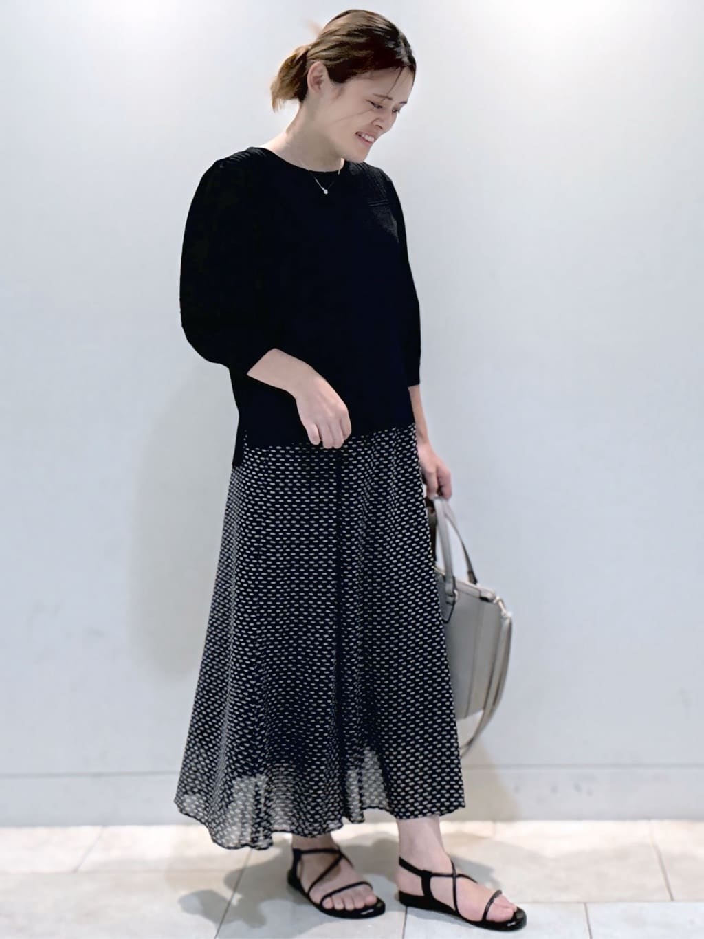 S&auml;K&iuml;さんの「Reflect｜【WEB先行カラーあり／手洗い可】ジョーゼットスリーブ&times;ニット」を使ったコーディネート