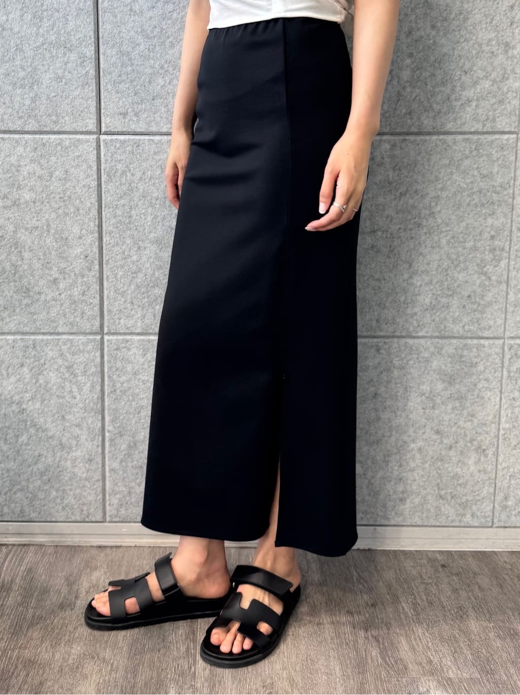 uchi__yamaさんの「CODE A｜slit jersey skirt」を使ったコーディネート