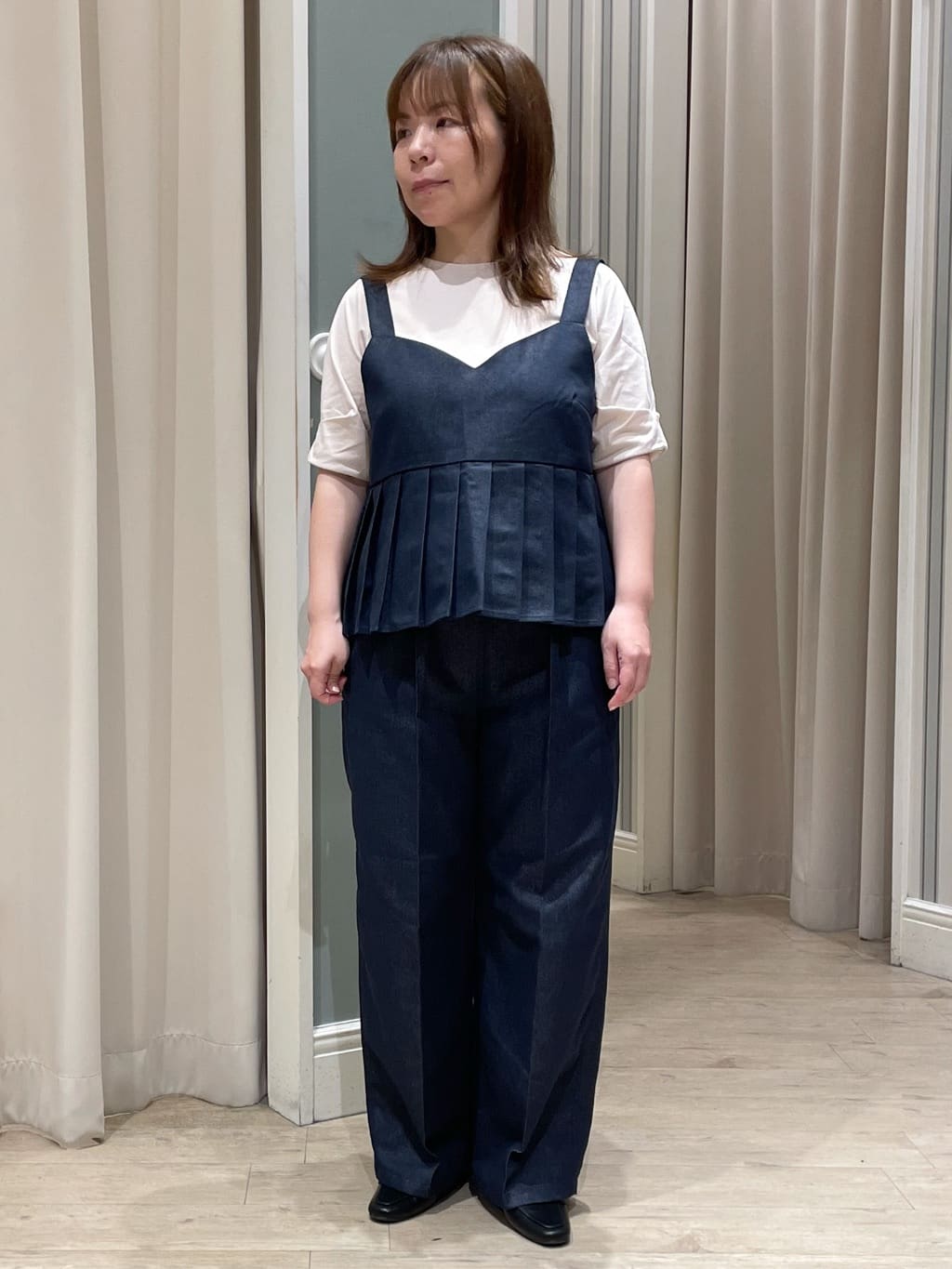 asaさんの「grove｜【2点SET/体型カバー】夏から秋まで着まわせる！プリーツビスチェセットアップ」を使ったコーディネート