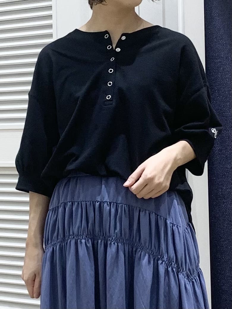 IMARIさんの「Dessin｜【360度可愛い/前後2WAY/洗える】ライトコットンヘンリーカットソー」を使ったコーディネート