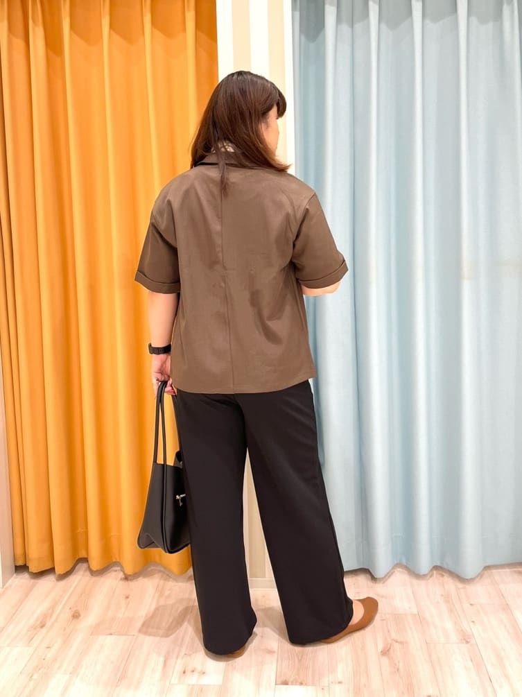 TUMU-TUMUさんの「SHOO･LA･RUE｜【セットアップ可/洗濯後しわになりにくい】5分袖テーラードジャケット」を使ったコーディネート
