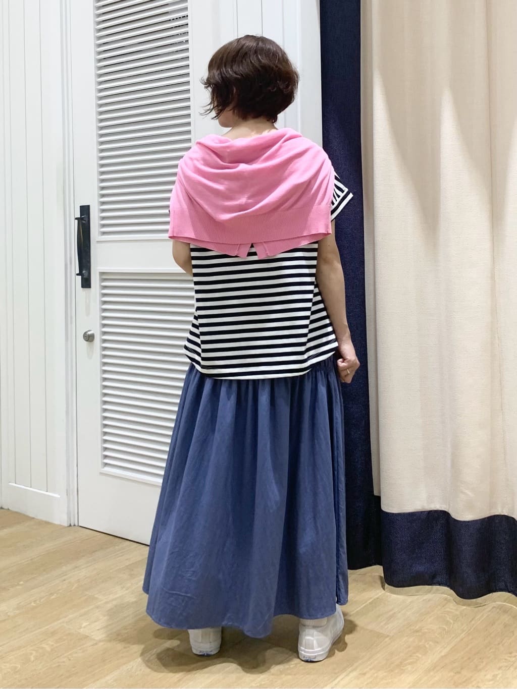 IMARIさんの「Dessin｜【二の腕カバー／UVカット】ロールアップスリーブ裾ギャザーカットソー」を使ったコーディネート