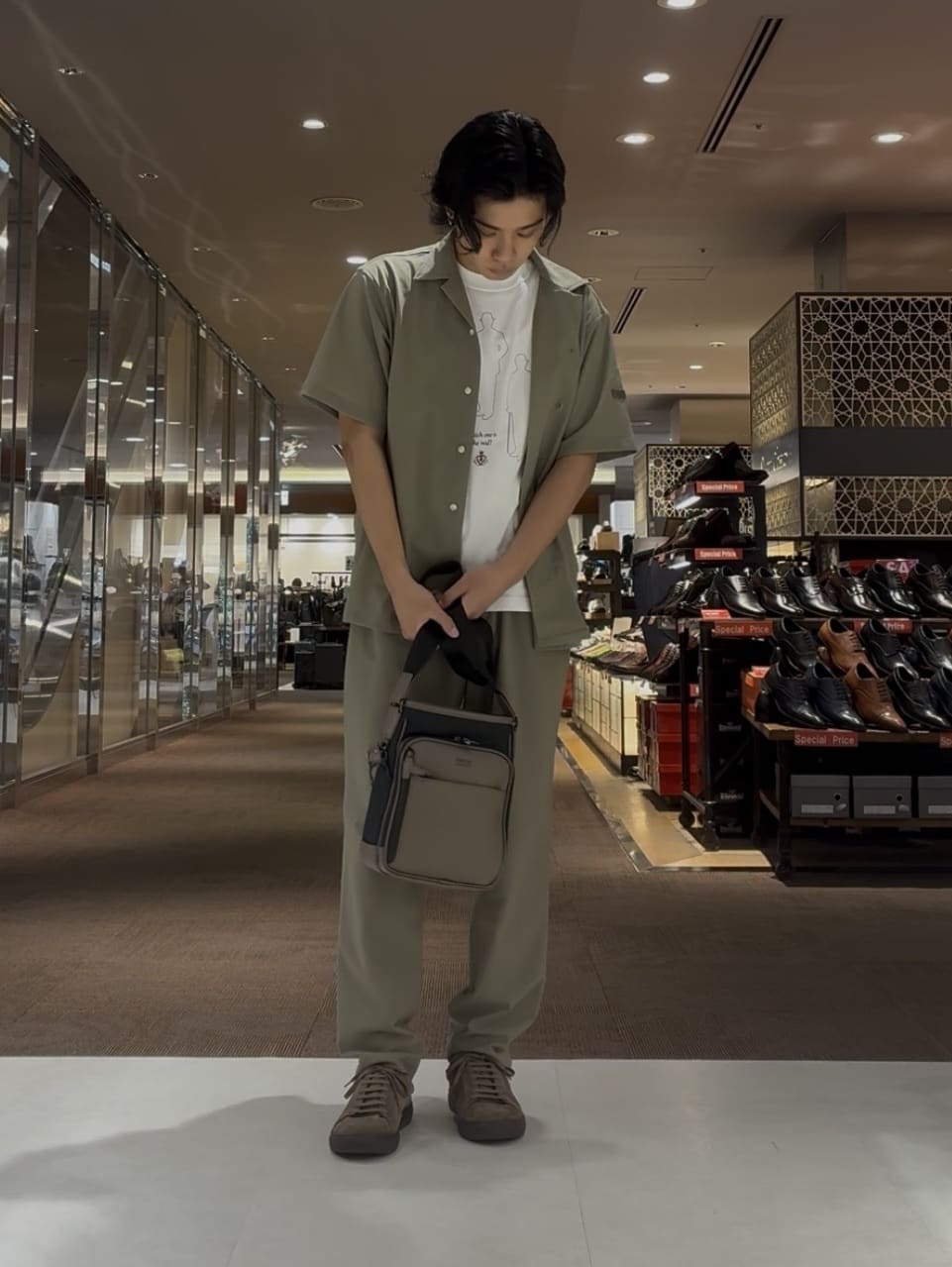 Renさんの「TAKEO KIKUCHI｜【COOL CITY WEAR】エアートール パンツ /接触冷感・通気性」を使ったコーディネート