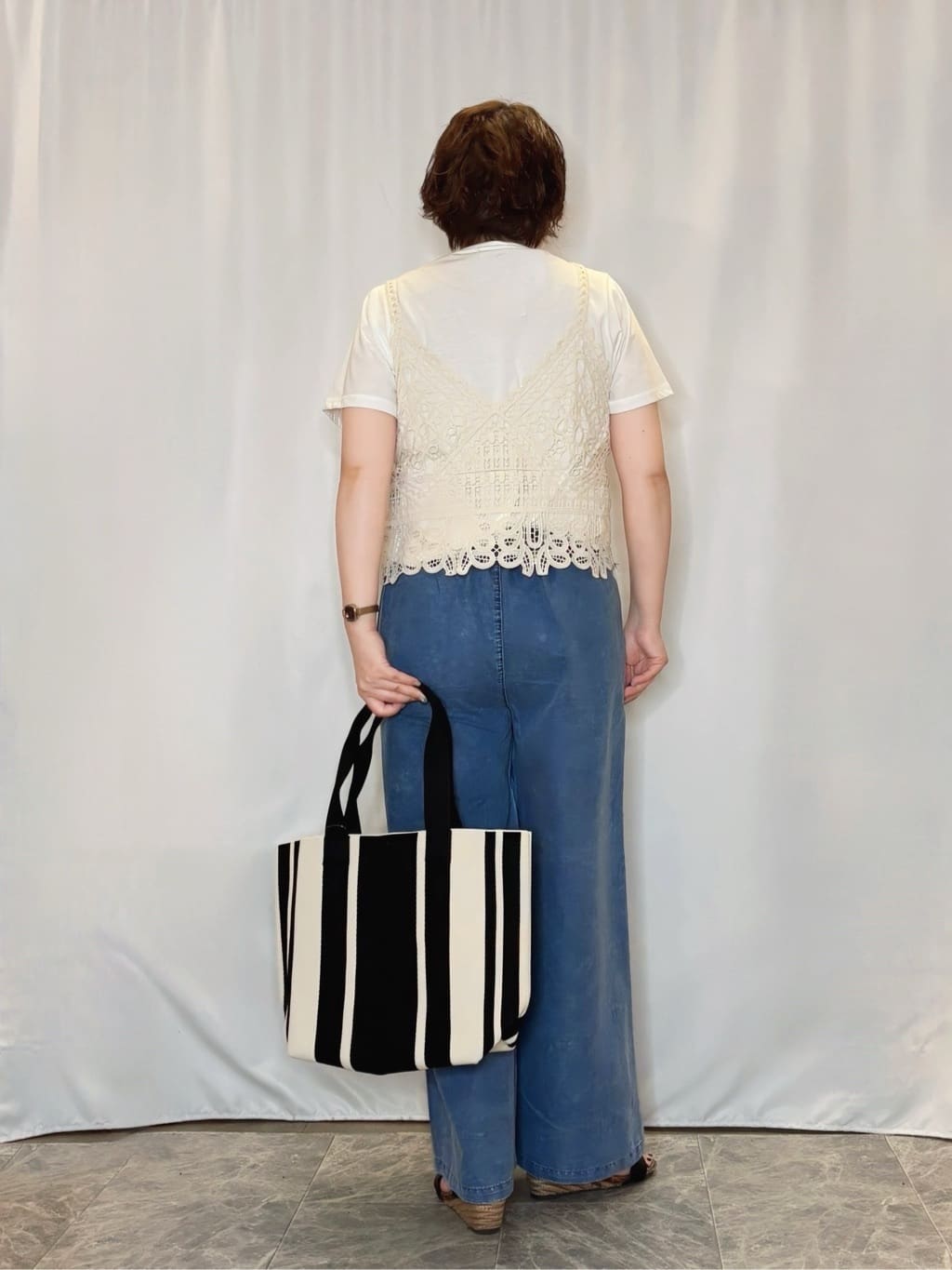 たみさんの「SHOO･LA･RUE｜【2点セット/ひんやり】レースビスチェ＋Tシャツ」を使ったコーディネート
