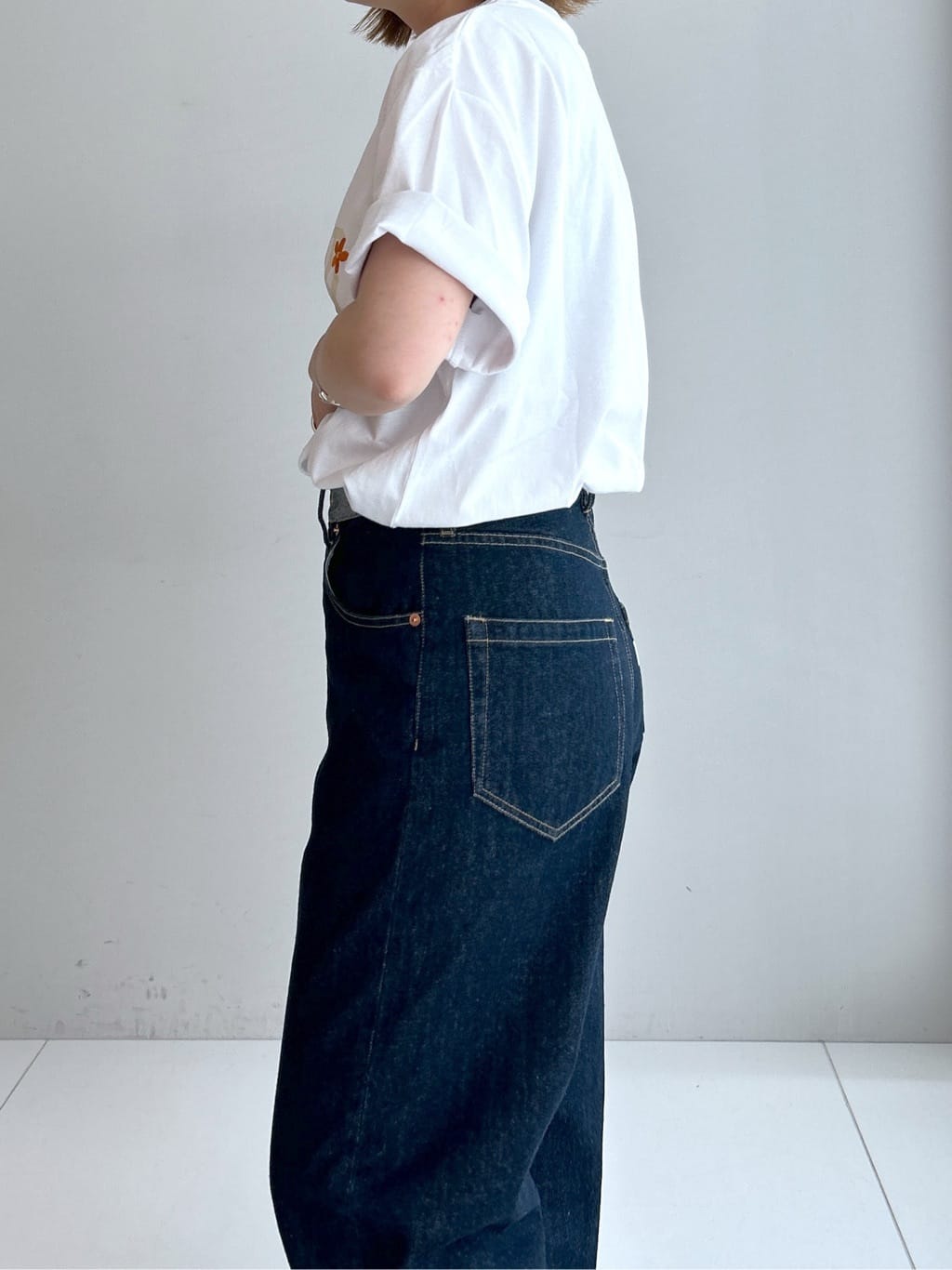 Hirokaさんの「Dessin｜ロゴ刺繍Tシャツ」を使ったコーディネート