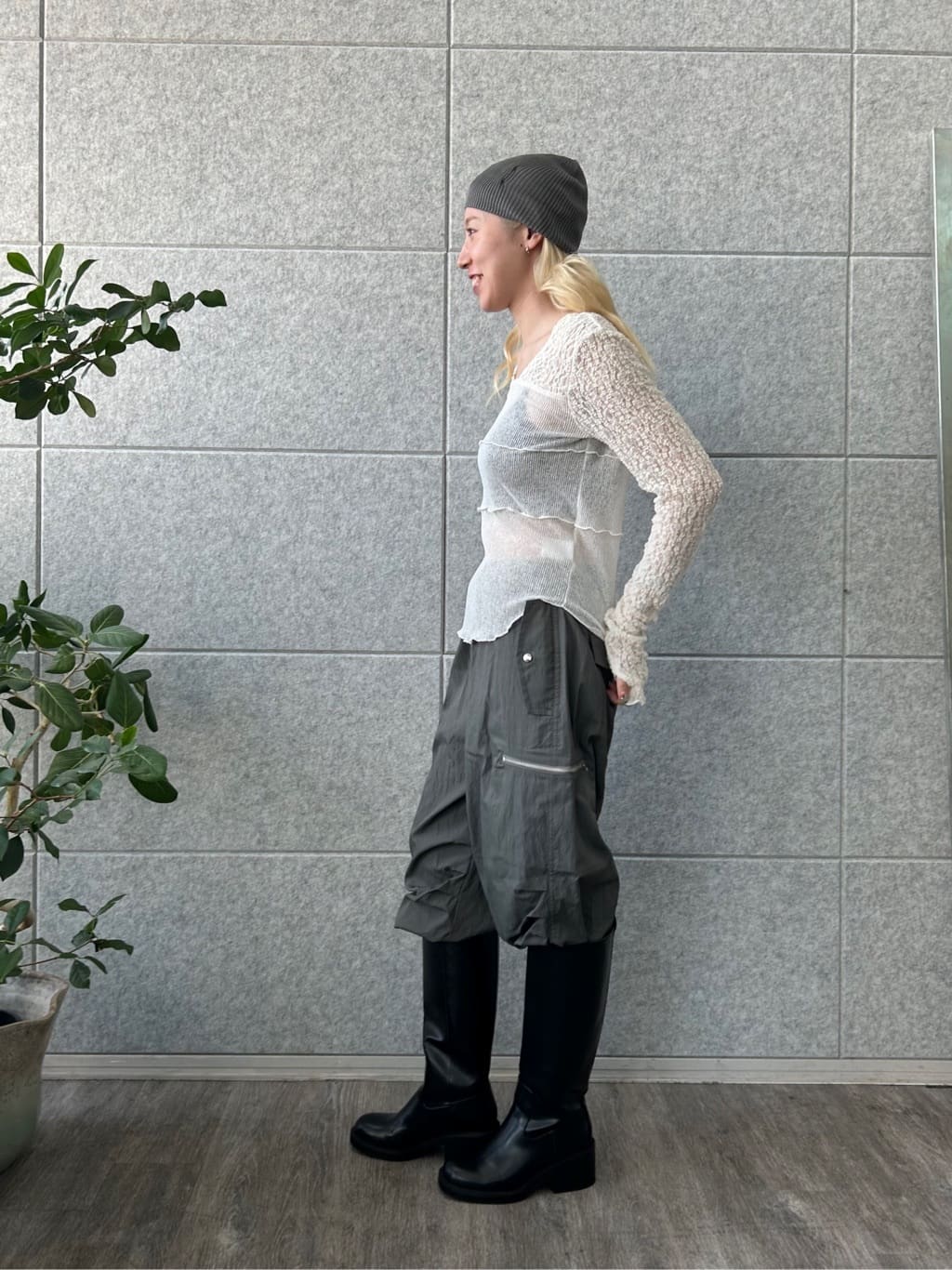 honoka Aさんの「CODE A｜Airy volume cargo」を使ったコーディネート
