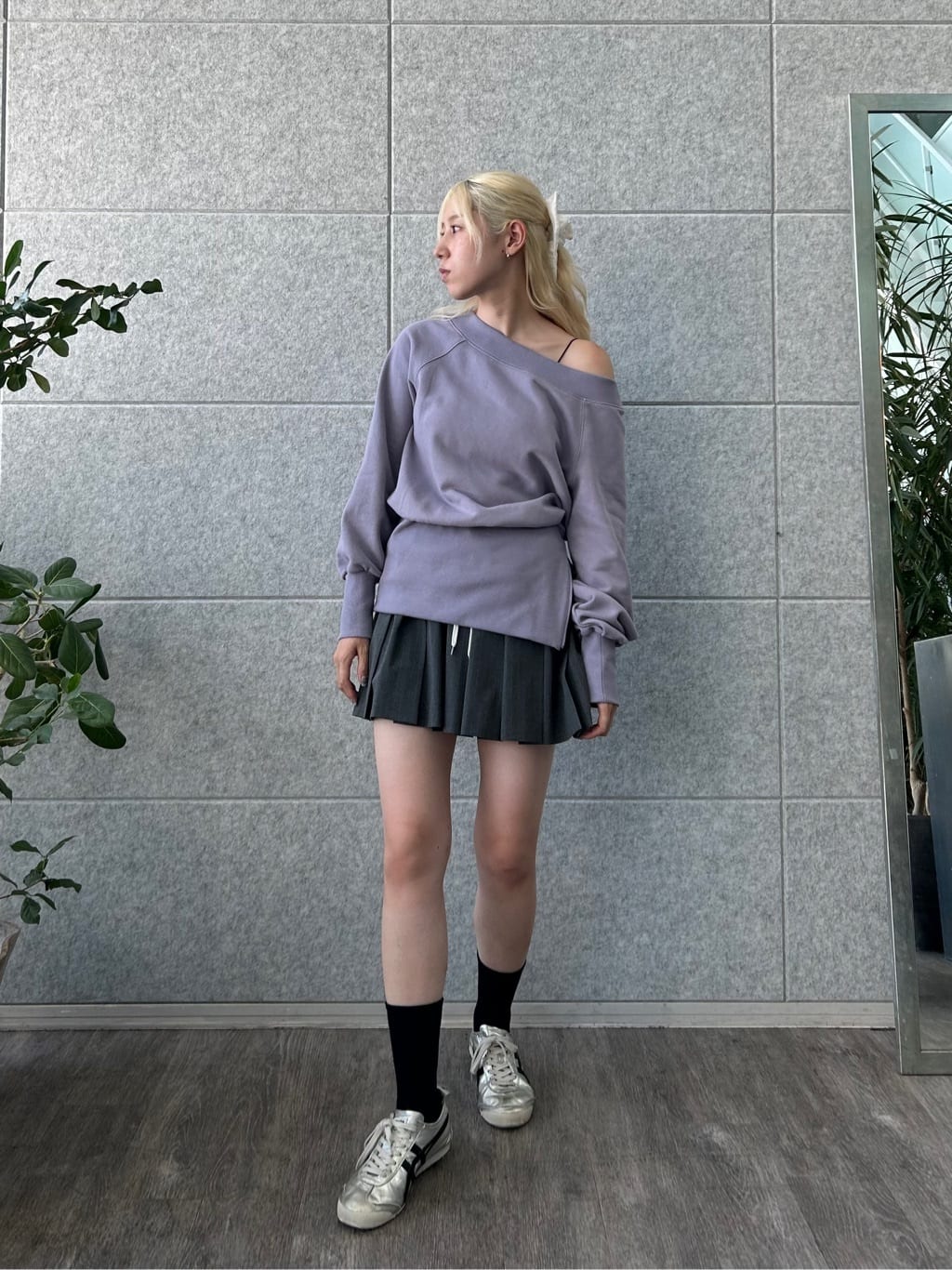 honoka Aさんの「CODE A｜off－shoulder sweat」を使ったコーディネート