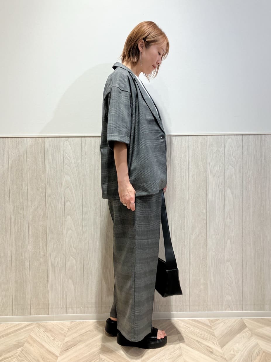 shokoさんの「SHOO･LA･RUE｜【セットアップ可/洗濯後しわになりにくい】5分袖テーラードジャケット」を使ったコーディネート