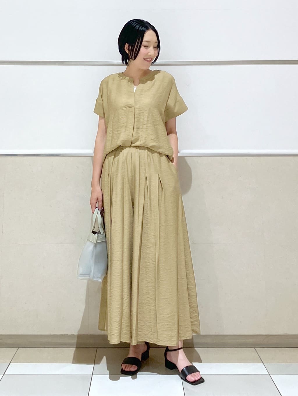 eriko さんの「Dessin｜【セットアップ可】2WAYネックスキッパーブラウス」を使ったコーディネート