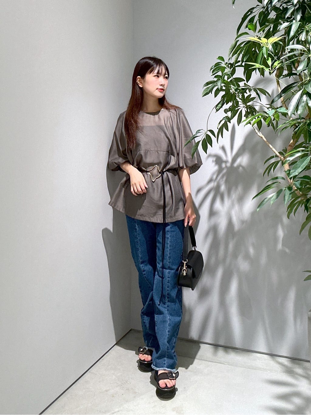 Renoさんの「INDIVI｜ボリュームスリーブブラウス」を使ったコーディネート