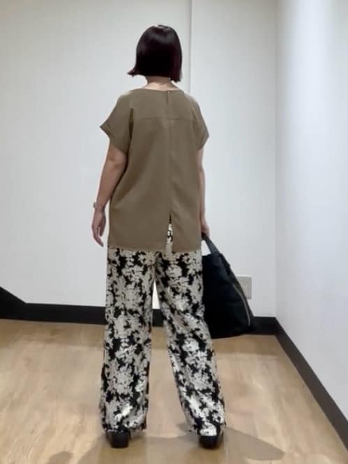 MIKIKOさんの「UNTITLED｜【セットアップ可/はっ水/通勤】リラククール 半袖ブラウス」を使ったコーディネート